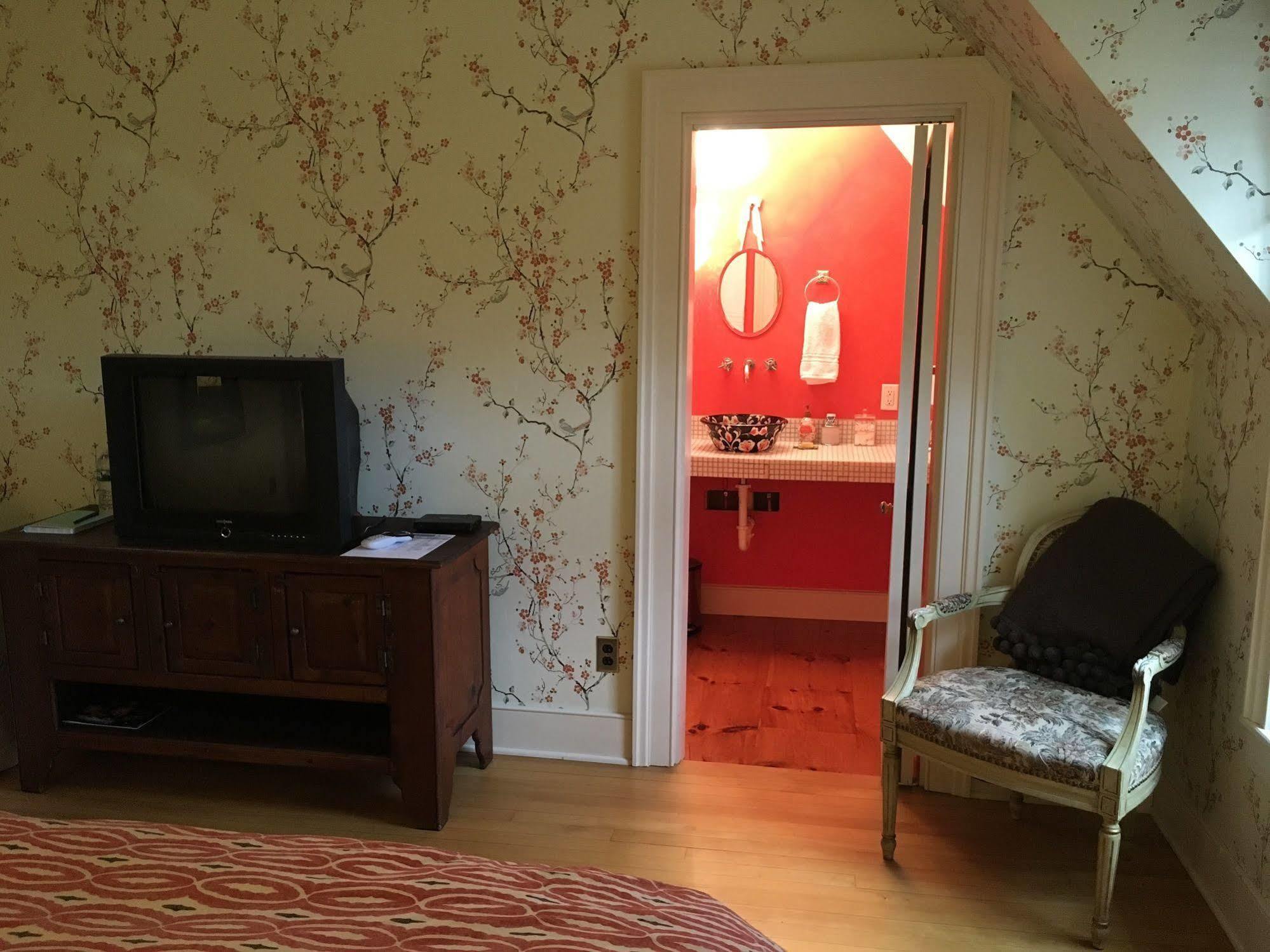 Dreamhouse Country Inn Bristol Bagian luar foto