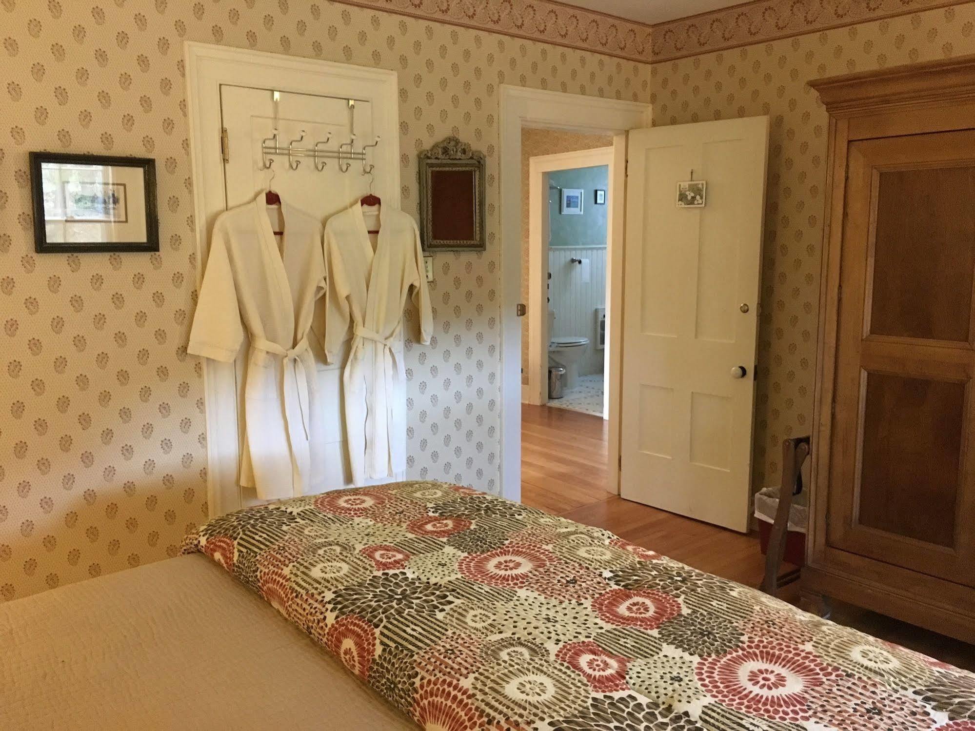 Dreamhouse Country Inn Bristol Bagian luar foto
