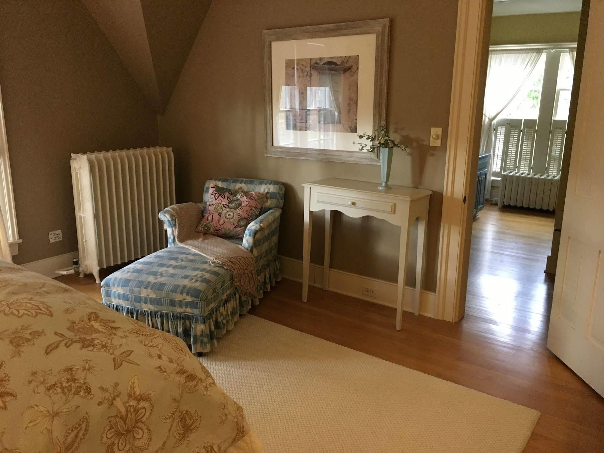 Dreamhouse Country Inn Bristol Bagian luar foto