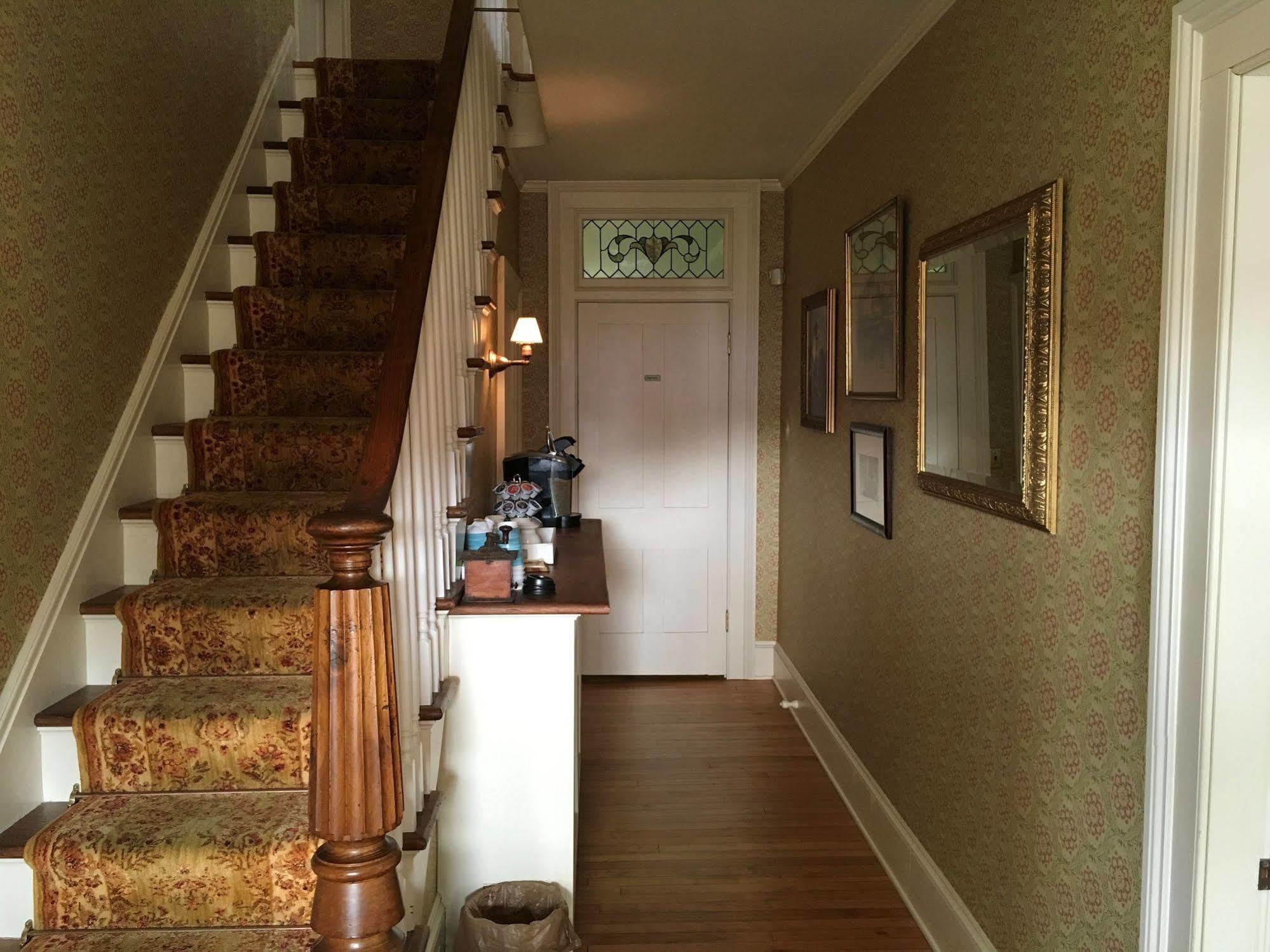 Dreamhouse Country Inn Bristol Bagian luar foto